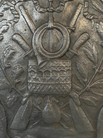 Modern fireback with a hunting decoration Modern fireback with a hunting decoration-1