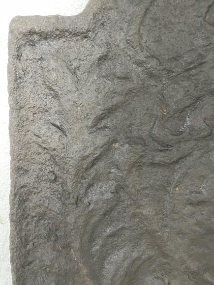 Cast iron fireback with the crowned arms of France Cast iron fireback with the crowned arms of France-2