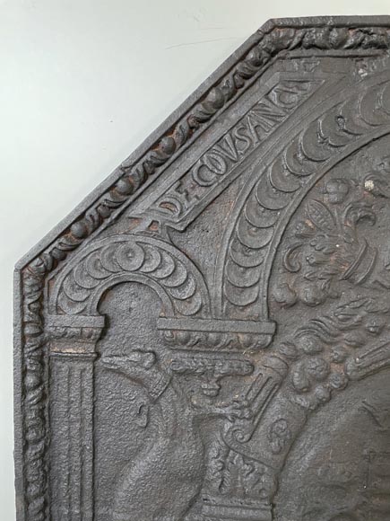 Fireback with erases armorials hold by greyhounds, 19th century Fireback with erases armorials hold by greyhounds, 19th century-4