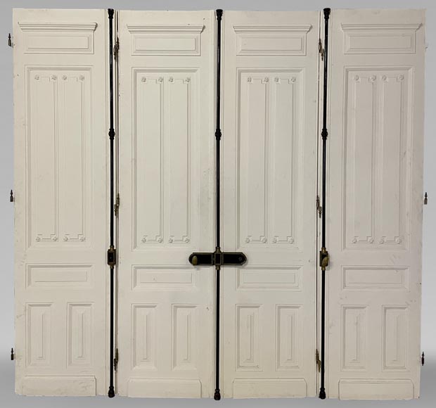 Important door with four leaves paneled decoration and small roses Important door with four leaves paneled decoration and small roses-0