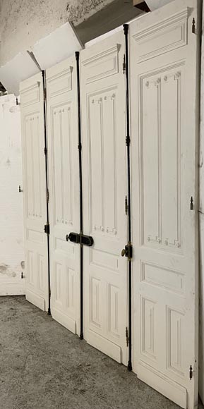 Important door with four leaves paneled decoration and small roses Important door with four leaves paneled decoration and small roses-2