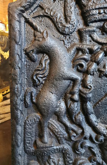 Fireback with the coat of arms of Pierre Godart, 19th century Fireback with the coat of arms of Pierre Godart, 19th century-3