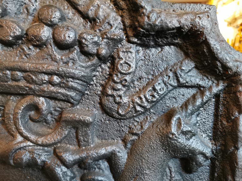 Fireback with the coat of arms of Pierre Godart, 19th century Fireback with the coat of arms of Pierre Godart, 19th century-4