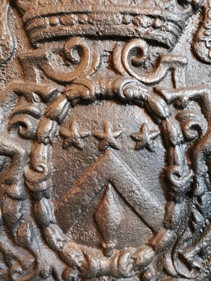 Fireback with the coat of arms of Pierre Godart, 19th century Fireback with the coat of arms of Pierre Godart, 19th century-5