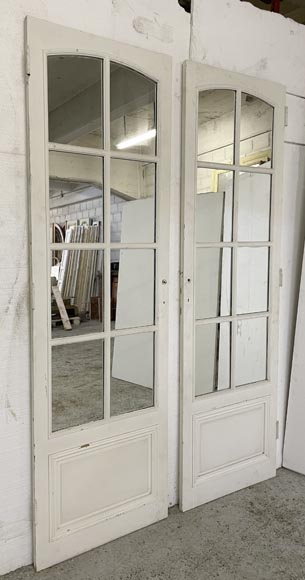 Pair of simple doors with a mirror on one side Pair of simple doors with a mirror on one side-1