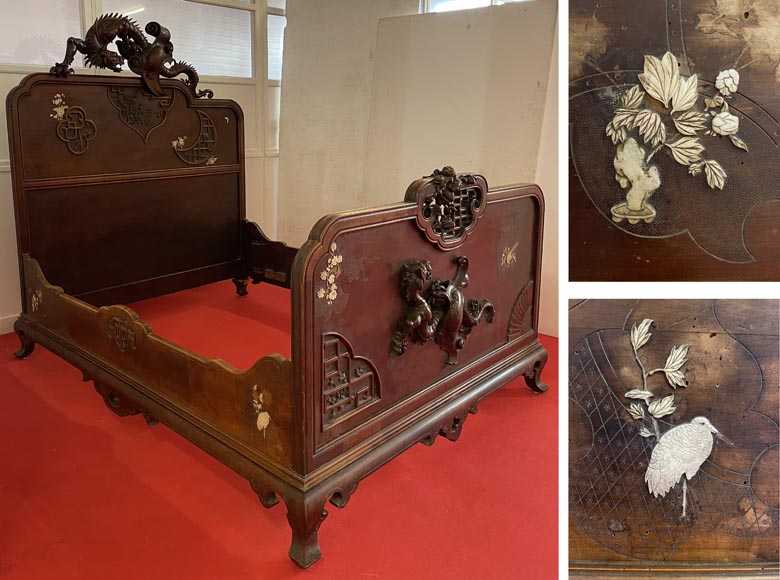 Maison des Bambous, Alfred PERRET et Ernest VIBERT (attributed to)- Japanese bed with dragon-tigers Maison des Bambous, Alfred PERRET et Ernest VIBERT (attributed to)- Japanese bed with dragon-tigers-1
