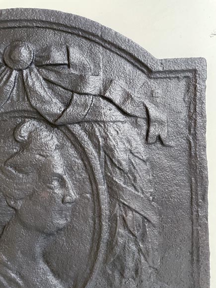 Louis XVI style fireback with a woman profile Louis XVI style fireback with a woman profile-3