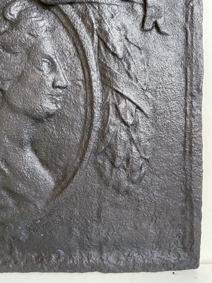 Louis XVI style fireback with a woman profile Louis XVI style fireback with a woman profile-5