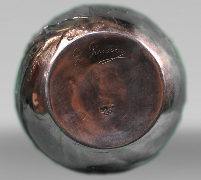 Henri HUSSON, Adrien HÉBRARD, Remarkable Solid Silver Vase with Grasshopper and Vine Leaves Decoration, circa 1908 Henri HUSSON, Adrien HÉBRARD, Remarkable Solid Silver Vase with Grasshopper and Vine Leaves Decoration, circa 1908-4