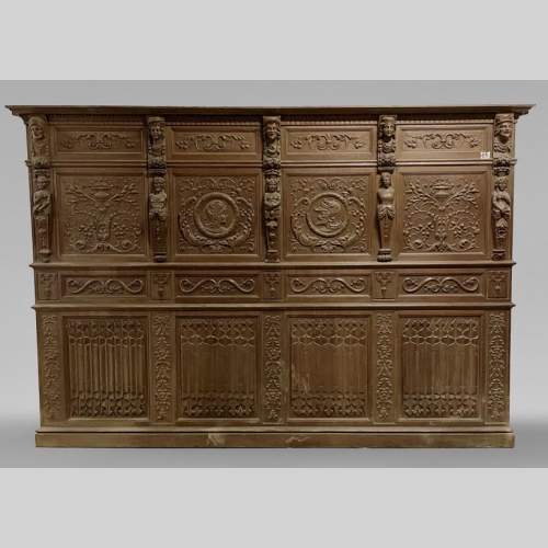 	Elements of ​low panels in oak in Neo-Renaissance style