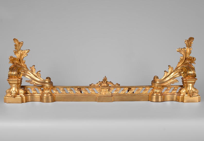 Fire fender with acanthus leaves Fire fender with acanthus leaves-0