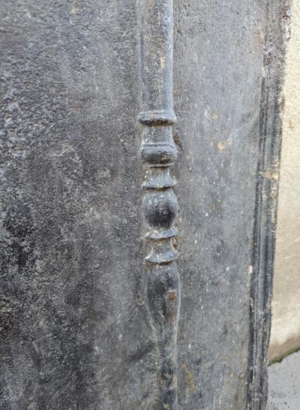 Antique fireback with pillars of Hercules, 18th century Antique fireback with pillars of Hercules, 18th century-2