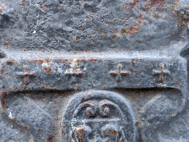 Cast iron fireback from a 16th century original model, 20th century Cast iron fireback from a 16th century original model, 20th century-3