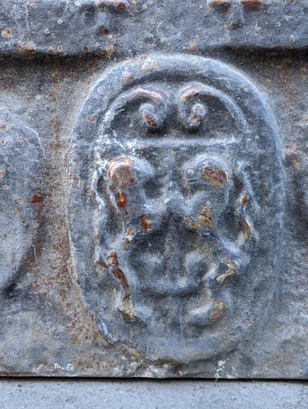 Cast iron fireback from a 16th century original model, 20th century Cast iron fireback from a 16th century original model, 20th century-4