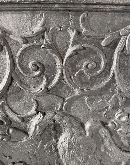 Phoenix-shaped fireplace plaque, decorated with scrolls Phoenix-shaped fireplace plaque, decorated with scrolls-3