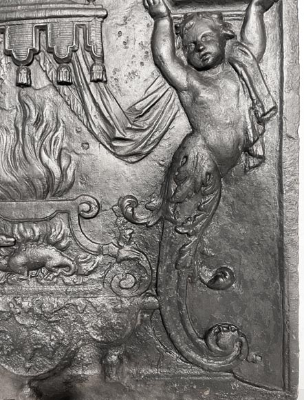 18th-century fireplace plaque with a salamander and two atlantes supporting an entablature with fire vases 18th-century fireplace plaque with a salamander and two atlantes supporting an entablature with fire vases-10