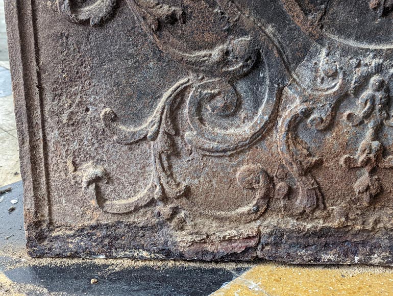 Large cast iron fireback with France's coat of arms Large cast iron fireback with France's coat of arms-4
