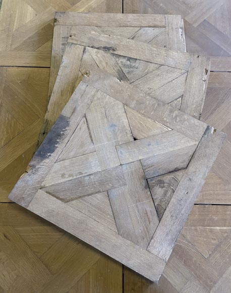 Approx 15m² of modern oak parquet flooring with a cross motif Approx 15m² of modern oak parquet flooring with a cross motif-3