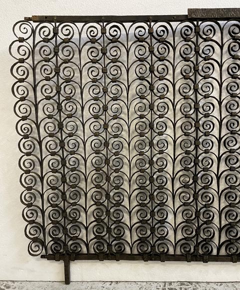 Pair of Gothic style wrought iron radiator railings Pair of Gothic style wrought iron radiator railings -3