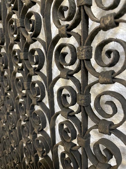 Pair of Gothic style wrought iron radiator railings Pair of Gothic style wrought iron radiator railings -7