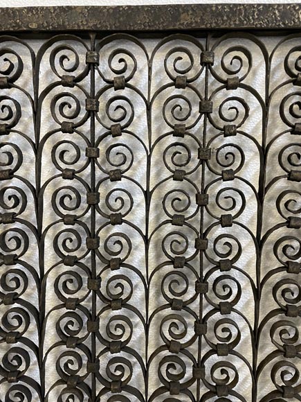 Pair of Gothic style wrought iron radiator railings Pair of Gothic style wrought iron radiator railings -8