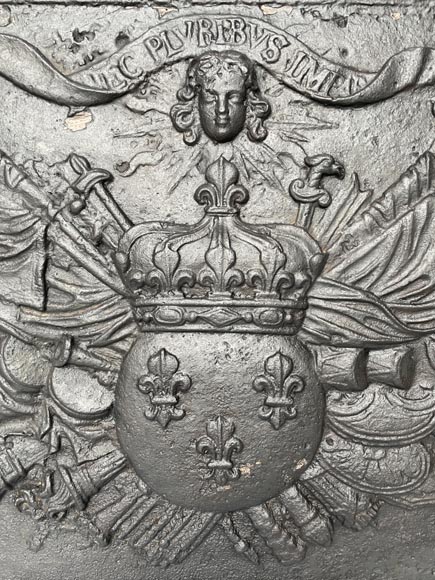 Exceptional fireback with the France coat of arms and Louis XIV's mascaron and motto Exceptional fireback with the France coat of arms and Louis XIV's mascaron and motto-2