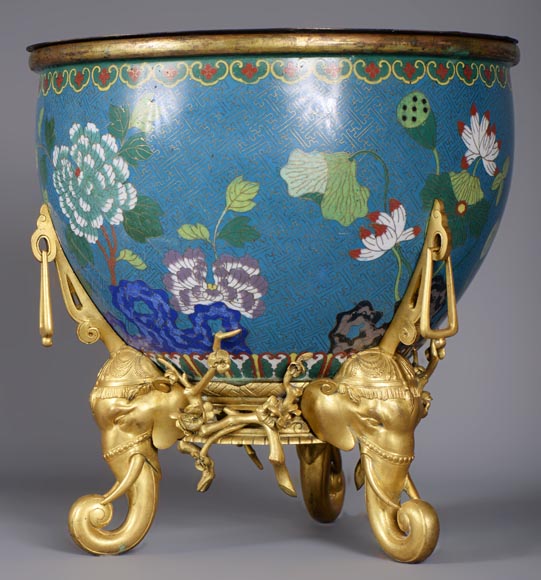 F. Barbedienne (Attr. to) - Planter with a Chinese cloisonne enamel decor mounted in gilt bronze F. Barbedienne (Attr. to) - Planter with a Chinese cloisonne enamel decor mounted in gilt bronze-2