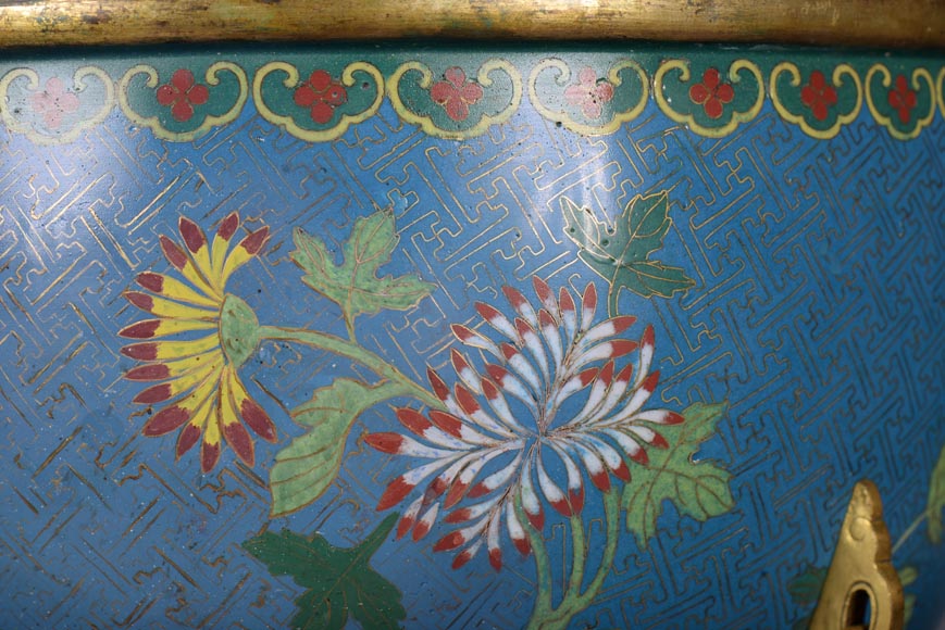 F. Barbedienne (Attr. to) - Planter with a Chinese cloisonne enamel decor mounted in gilt bronze F. Barbedienne (Attr. to) - Planter with a Chinese cloisonne enamel decor mounted in gilt bronze-3