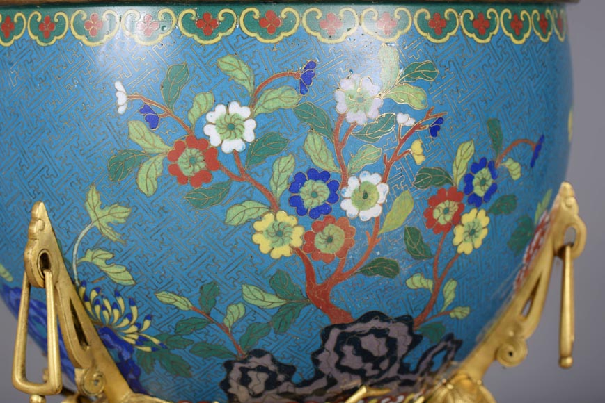 F. Barbedienne (Attr. to) - Planter with a Chinese cloisonne enamel decor mounted in gilt bronze F. Barbedienne (Attr. to) - Planter with a Chinese cloisonne enamel decor mounted in gilt bronze-4