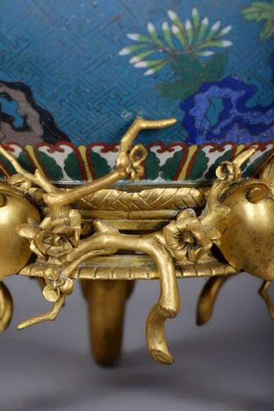 F. Barbedienne (Attr. to) - Planter with a Chinese cloisonne enamel decor mounted in gilt bronze F. Barbedienne (Attr. to) - Planter with a Chinese cloisonne enamel decor mounted in gilt bronze-6