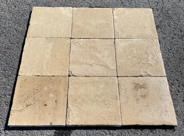 Batch of about 13,5m² of stone square tiles Batch of about 13,5m² of stone square tiles-1