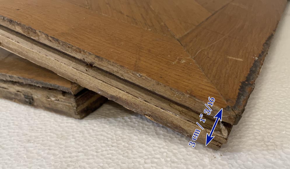 Batch of about 6m² of oak parquet flooring with a cross motif intersperses with mahogany Batch of about 6m² of oak parquet flooring with a cross motif intersperses with mahogany-5