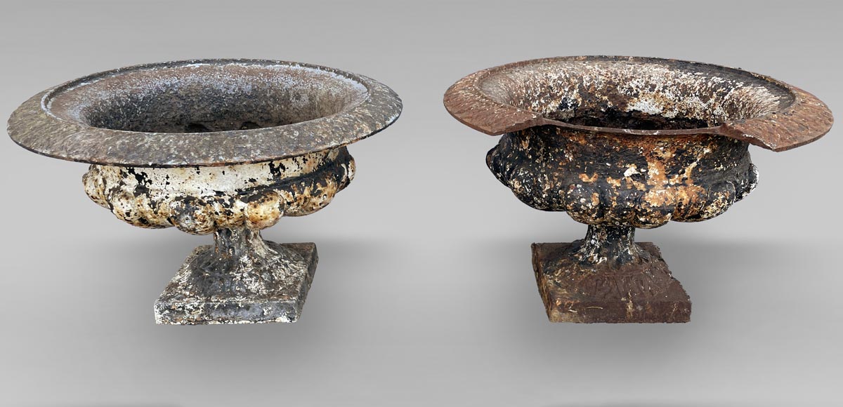 Pair of cast-iron garden vases Pair of cast-iron garden vases-0