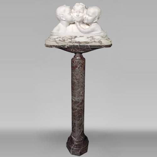 Affortunato GORI, Sculpture in Carrara marble depicting three busts of children on its original   column