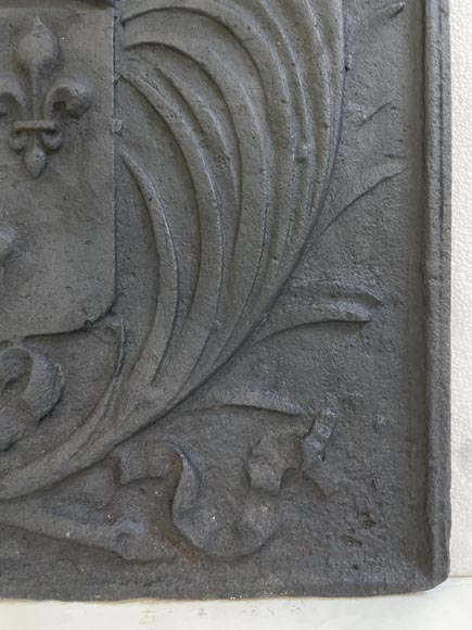 Old fireback with the arms of France Old fireback with the arms of France-6