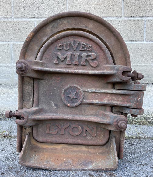 MIR in Lyon, set of four cast-iron tank doors MIR in Lyon, set of four cast-iron tank doors-2