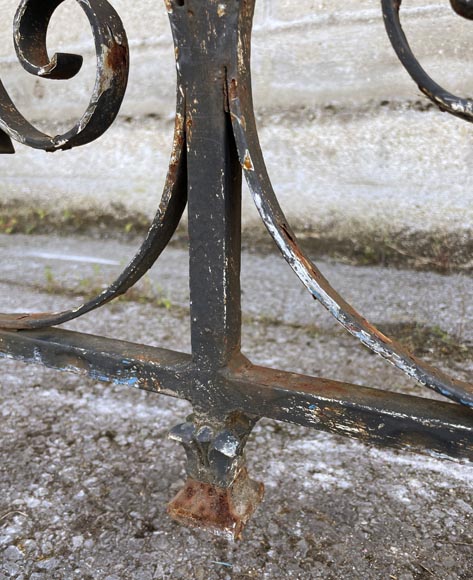 Three-sided wrought-iron balcony railing, 19th century Three-sided wrought-iron balcony railing, 19th century-6
