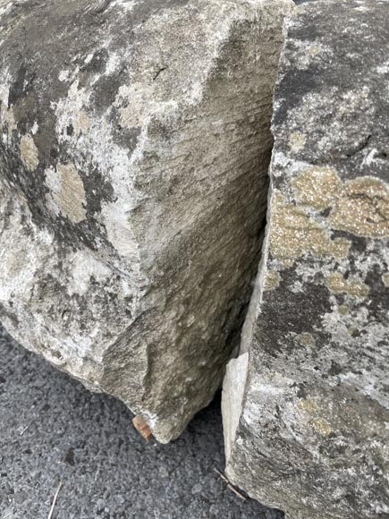 18th-century stone basin 18th-century stone basin-8