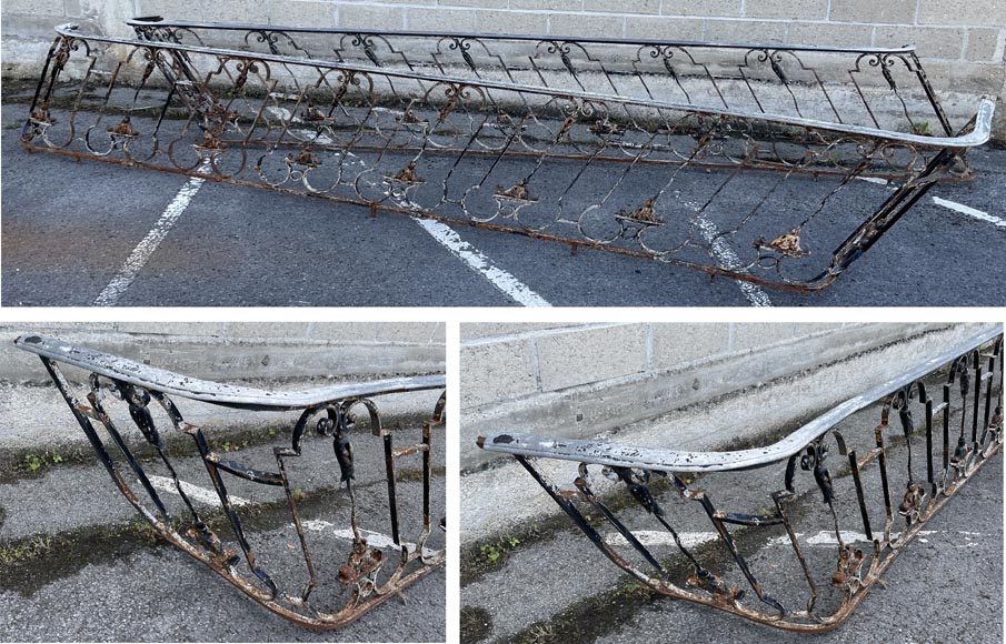 Long pair of staircase railings in the Napoleon III style, 18th century Long pair of staircase railings in the Napoleon III style, 18th century-0