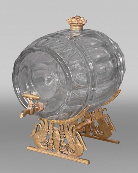 L’Escalier de Cristal (attributed to) Gilt-bronze liqueur barrel with its stand L’Escalier de Cristal (attributed to) Gilt-bronze liqueur barrel with its stand-0
