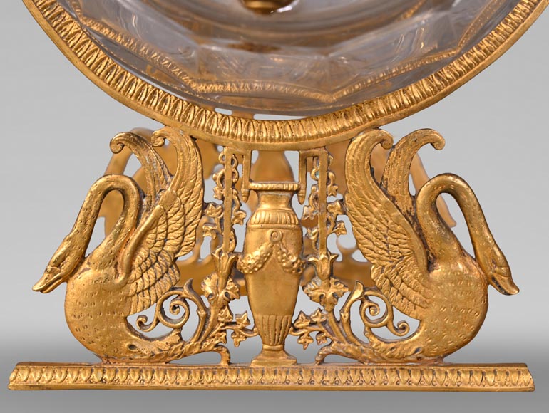 L’Escalier de Cristal (attributed to) Gilt-bronze liqueur barrel with its stand L’Escalier de Cristal (attributed to) Gilt-bronze liqueur barrel with its stand-3