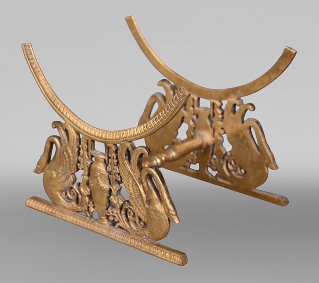 L’Escalier de Cristal (attributed to) Gilt-bronze liqueur barrel with its stand L’Escalier de Cristal (attributed to) Gilt-bronze liqueur barrel with its stand-6