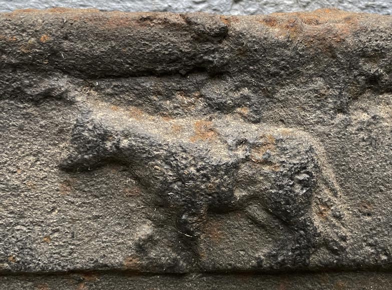 Fireback from 1561 with the alliance arms of Jacques de Tige and Blanche de Villelongue. Fireback from 1561 with the alliance arms of Jacques de Tige and Blanche de Villelongue.-6