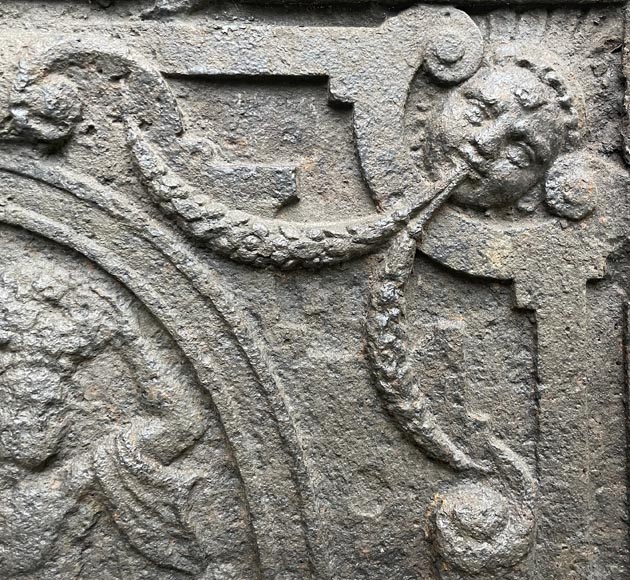 Renaissance fireback from the 16th century decorated with an agricultural scene Renaissance fireback from the 16th century decorated with an agricultural scene-2