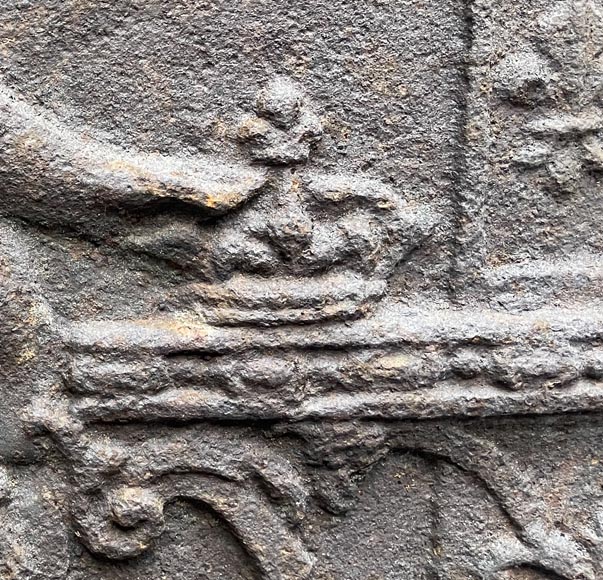 18th century Louis XV style fireback representing the Queen of France Marie Leczinska 18th century Louis XV style fireback representing the Queen of France Marie Leczinska-7