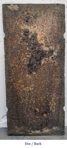 17th century fireback decorated with a warrior trophy surmounted by a medallion with a double portrait 17th century fireback decorated with a warrior trophy surmounted by a medallion with a double portrait-5