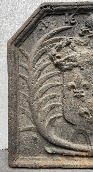 Fireback dated 1688 with the arms of France Fireback dated 1688 with the arms of France-6