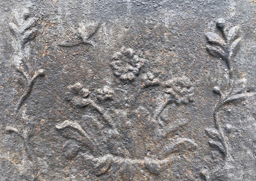 18th century fireback decorated with a basket of flowers 18th century fireback decorated with a basket of flowers-2