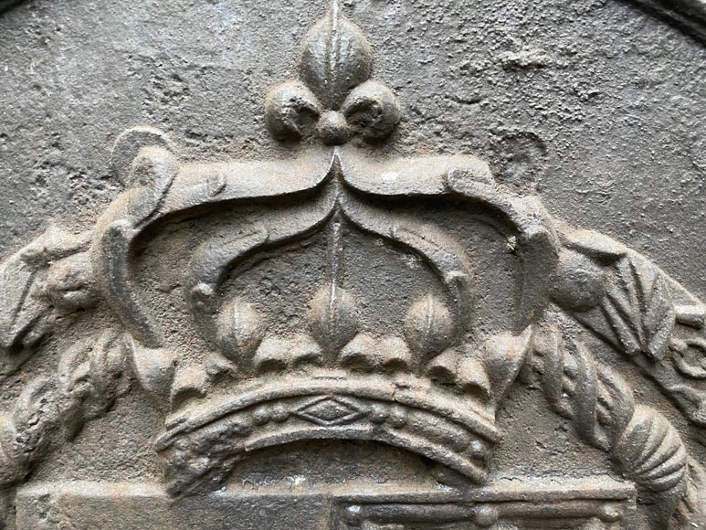 Fireback from the 17th century with the arms of France and Navarre Fireback from the 17th century with the arms of France and Navarre-2