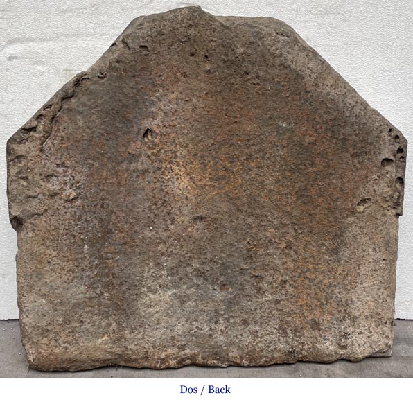 Fireback from the 16th century representing a bishop or a saint Fireback from the 16th century representing a bishop or a saint-4